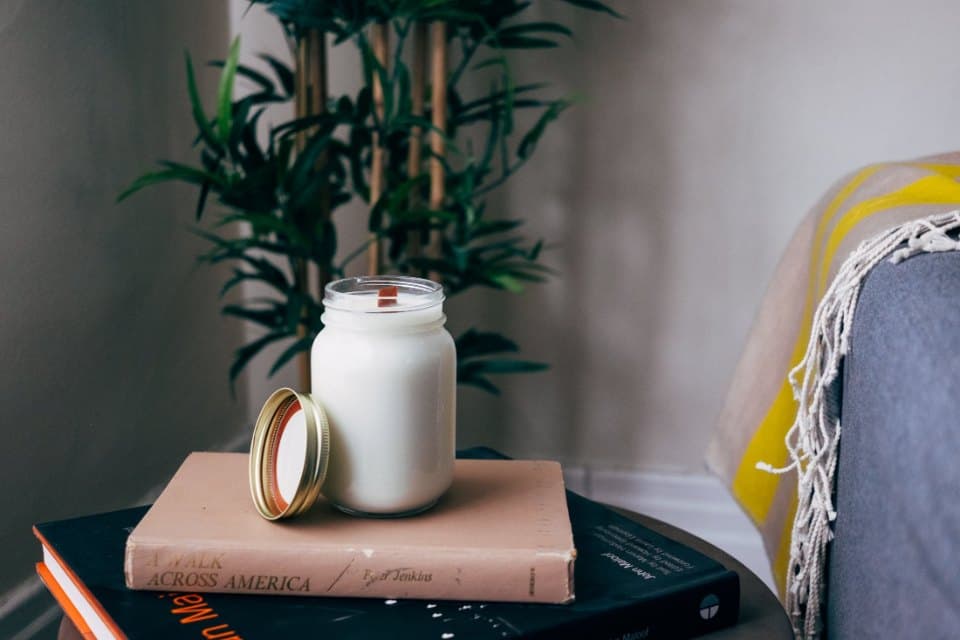 Beeswax Scented Candle